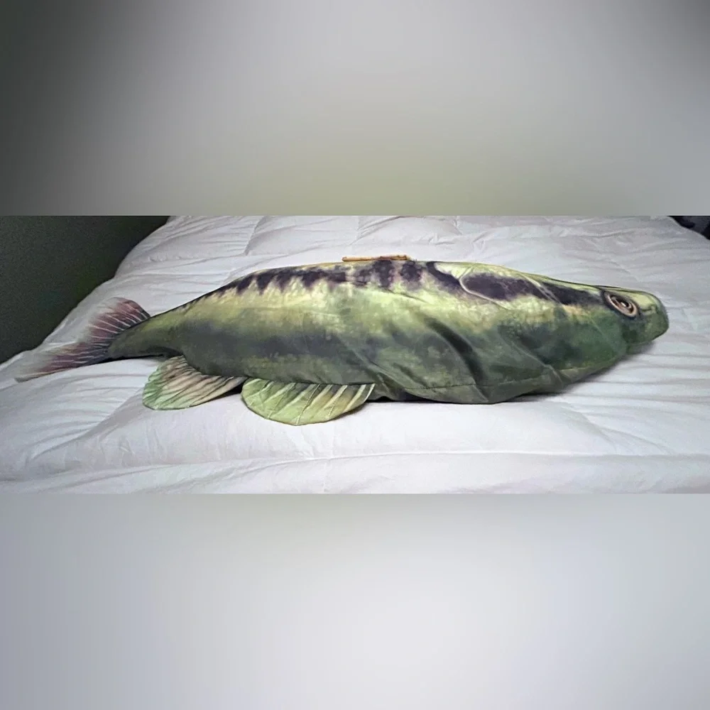 Cabela's Green and Yellow Fish Decor…💛💚